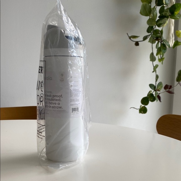 Owala FreeSip 24oz White Water Bottle - Picture 2 of 7